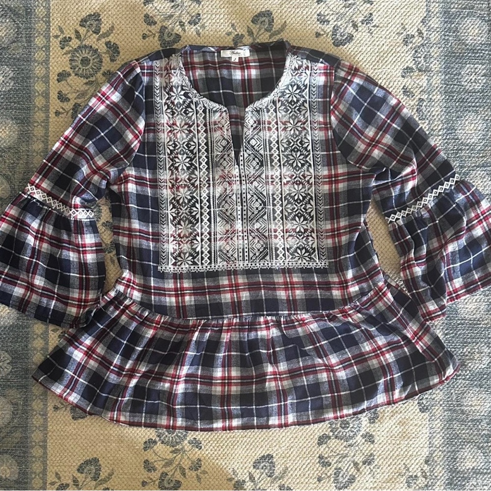 ANDREE BY UNIT Red and Navy Plaid Top